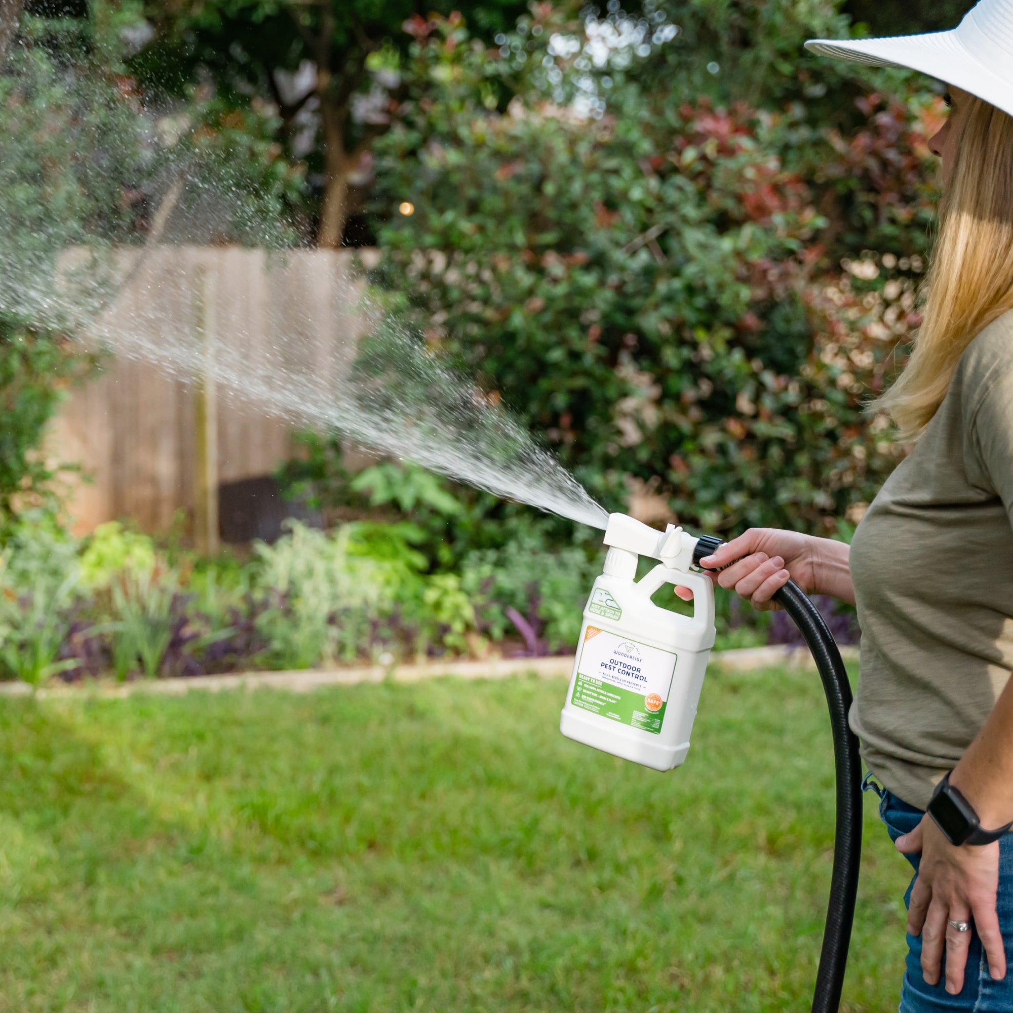 Ready-to-Use Natural Outdoor Mosquito & Pest Spray for Yard & Garden