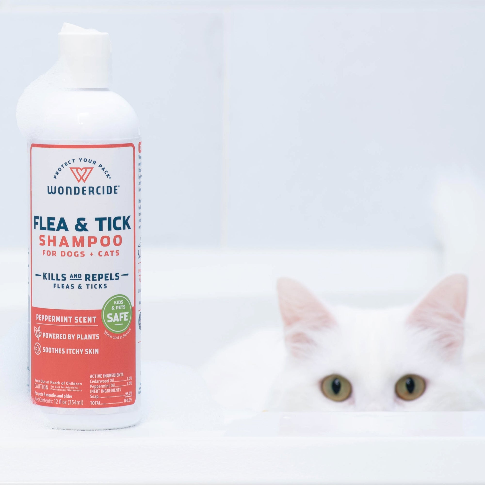 Wondercide Plant-Powered Flea & Tick Shampoo for Dogs & Cats with Peppermint